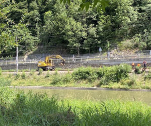 Trwa naprawa torów po wykolejeniu się pociągu