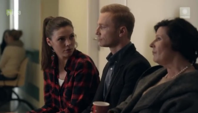 To nie koniec świata odcinek 10. Anka (Karolina Gorczyca), Paweł (Krystian Wieczorek), Irmina (Dorota Kolak)