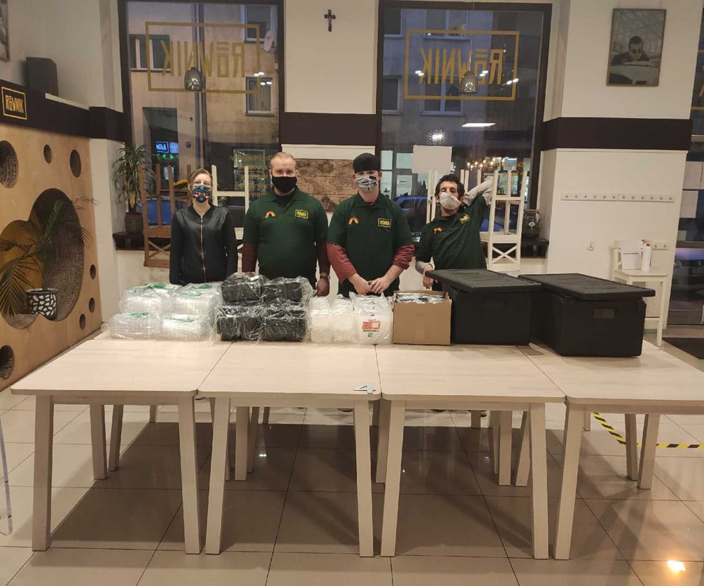 Lekarze mogą liczyć na osoby z niepełnosprawnością. Pracownicy Cafe Równik przygotowują dla nich obiady [AUDIO]