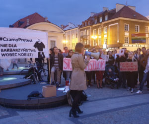 Zakaz edukacji seksualnej. Białostoczanie protestowali na Rynku Kościuszki