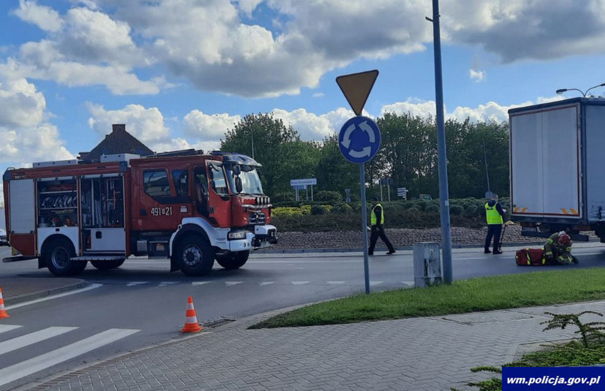 Tir ciągnął za sobą kobietę! Makabryczny wypadek w Mrągowie [ZDJĘCIA].