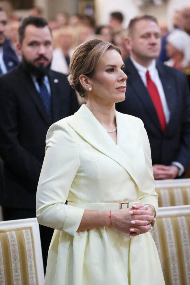 Marta Nawrocka wyprzedza trendy