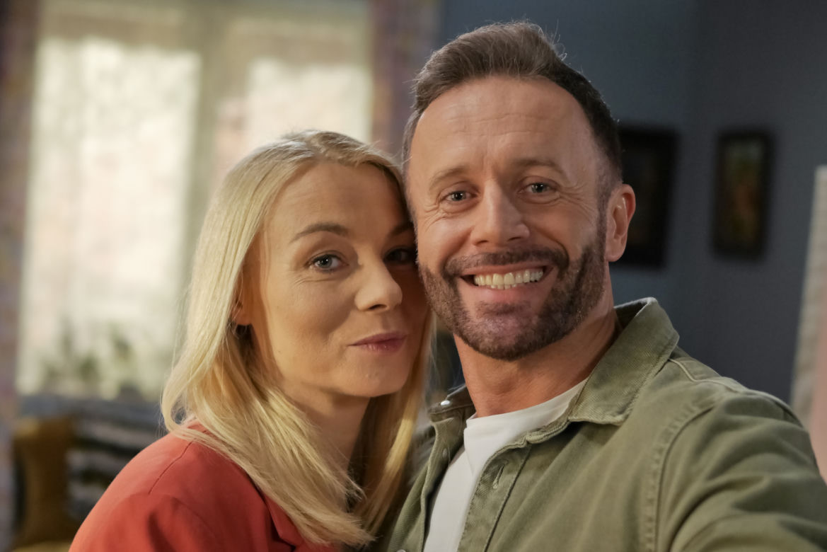 Pierwsza miłość. Emilka (Anna Ilczuk), Marcin (Przemysław Cypryański)