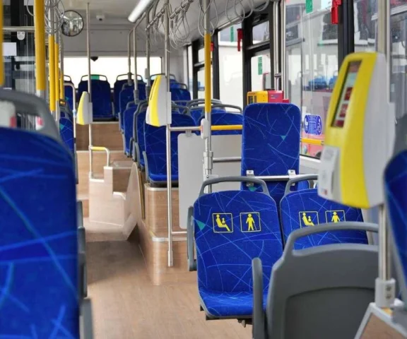 Uderzył 15-latka i wyrzucił z autobusu. Powodem był język ukraiński