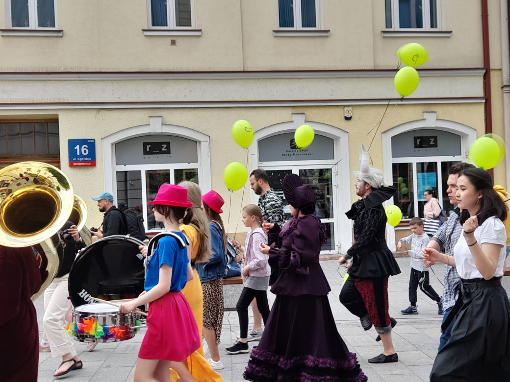 Wszyscy jesteśmy dziwni. Kolorowa parada dziwolągów przeszła przez Rzeszów