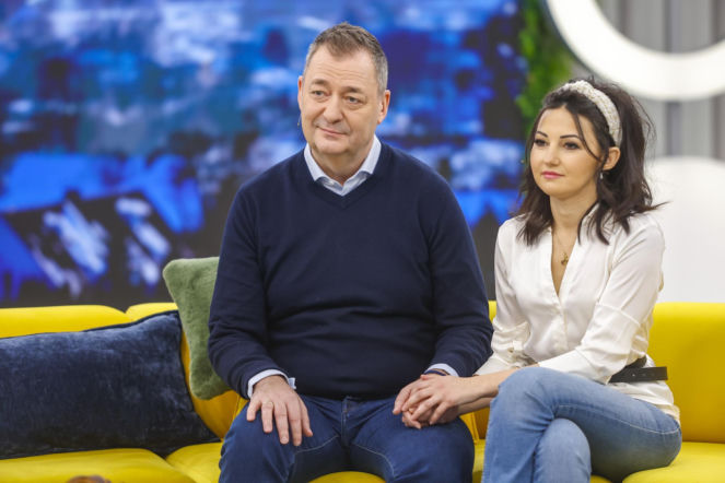 Wracający do zdrowia Jacek Rozenek z żoną na językach. Chodzi o różnicę wieku