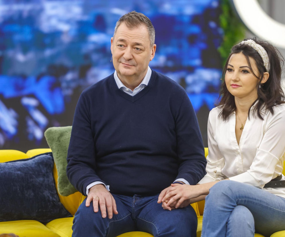 Jacek Rozenek po chorobie pokazał się z żoną. Tak mówią o różnicy wieku