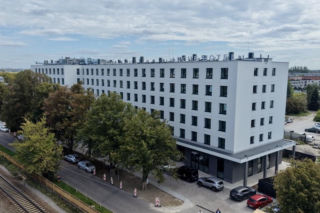 Popularna sieć otwiera dwa nowe hotele. Jeden z nich powstał w dawnych koszarach