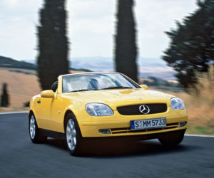 Mercedes SLK: pierwszy roadster typu coupe-cabrio zadebiutował w 1996 r. Występował z szeroką paletą silników od najsłabszego 2.0, po 3.2 V6 w wersji AMG. Auto można znalźć nawet za 13 000 zł.
