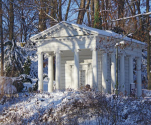 Idealne miejsca na zimowy spacer w Warszawie. Wyglądają jak sceneria Opowieści z Narni