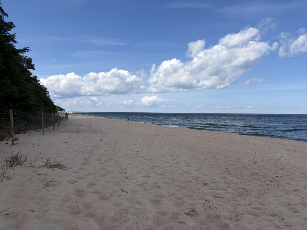Zejście na plażę hotel Gołębiewski Pobierowo [ZDJĘCIA]
