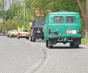 Pojazdy z duszą... zabytki zjechały pod kościół w Korbielowie
