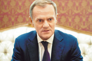 Prof. Janusz Czapiński: Premier Tusk błaźni się w oczach wyborców