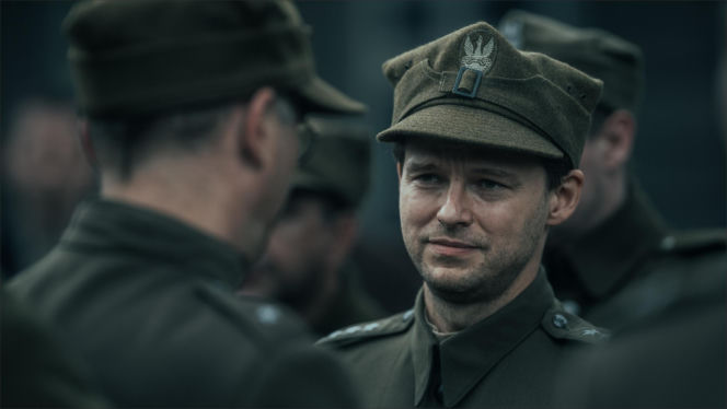 W roli głównej Jakub Gierszał, w obsadzie m.in. Aidan Gillen, Paul Freeman, Julia Pietrucha, Wojciech Mecwaldowski, Anna Próchniak, Mateusz Kościukiewicz, Antoni Pawlicki oraz Tomasz Kot.