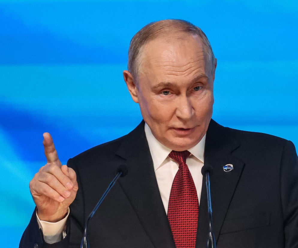 Prezydent Rosji Władimir Putin grozi palcem podczas przemówienia. O jego groźbach ws. Królewca przeczytasz na Eska.