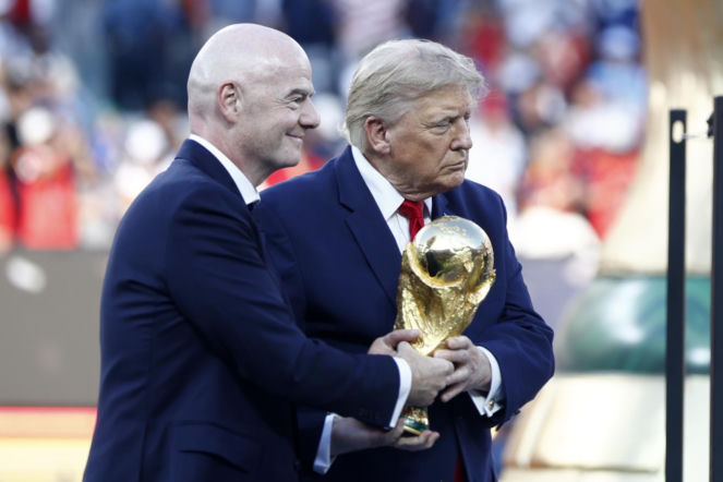 Donald Trump znów miesza się w piłkę nożną. Ostrzega świat przed popełnieniem błędu