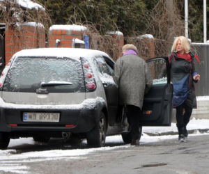 Katarzyna Figura odwiozła mamę do szpitala