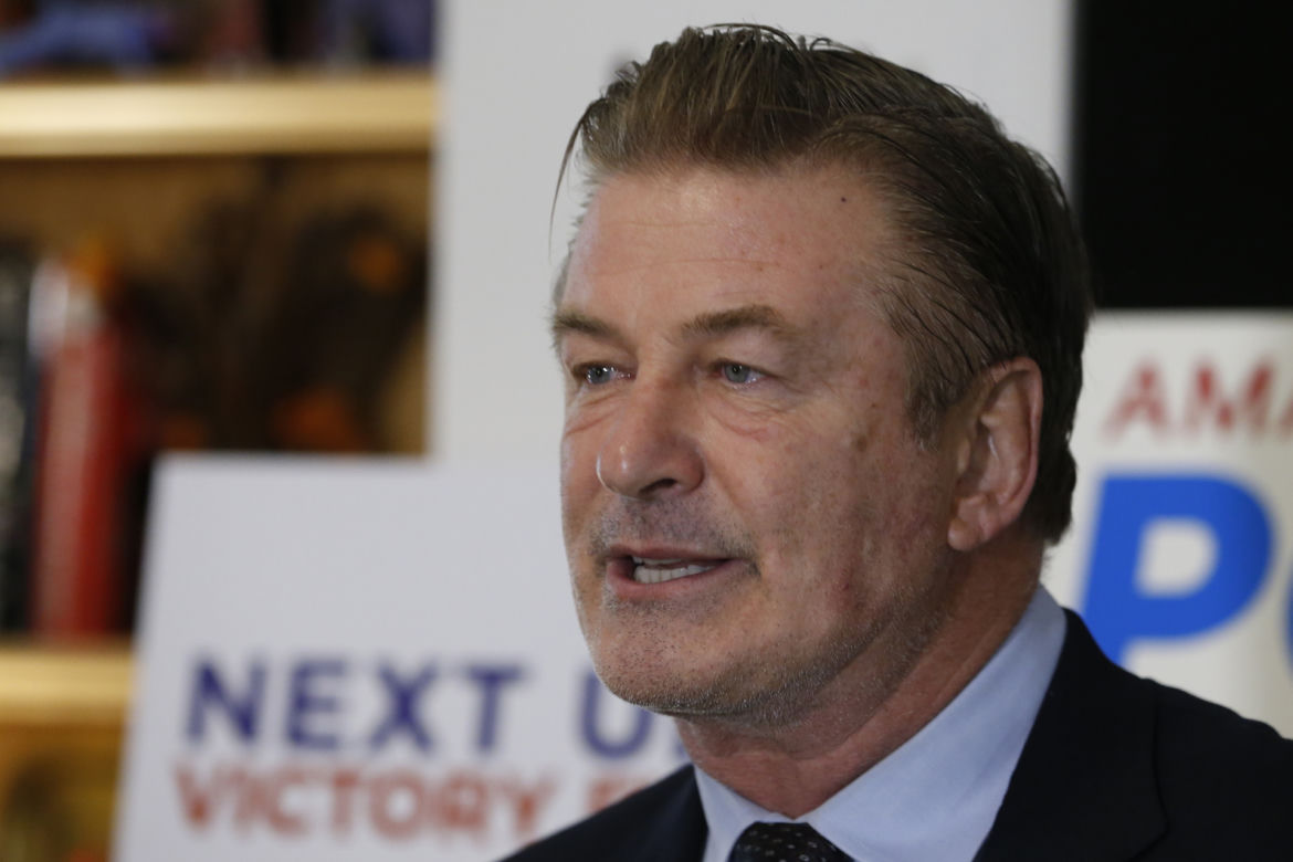 Alec Baldwin zastrzelił Ukrainkę. Pójdzie siedzieć? Został formalnie oskarżony