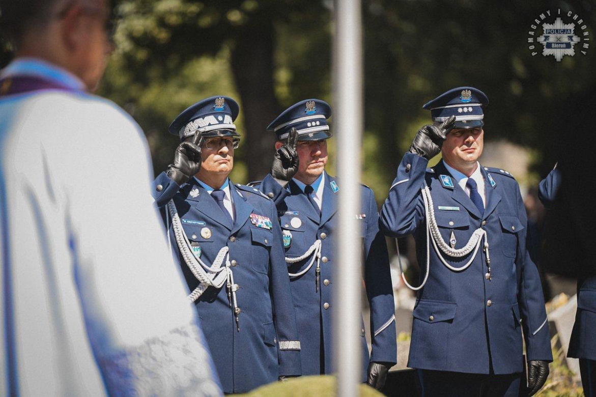 Pogrzeb komendanta policji w Bieruniu. Młodszy inspektor Dariusz Waligóra odszedł na wieczną służbę