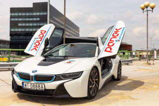 Panek CarSharing wprowadził do oferty potwornie szybką brykę. Cena wynajmu BMW i8 zwala z nóg! - ZDJĘCIA