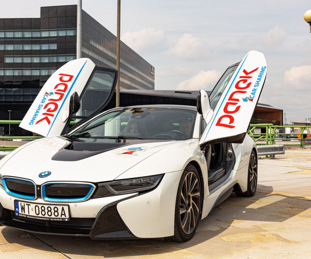 BMW i8 w Panek Carsharing