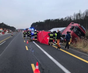 DRAMATYCZNA akcja ratunkowa, śmigłowiec LPR lądował na A1! Kierowca tira NIE ŻYJE