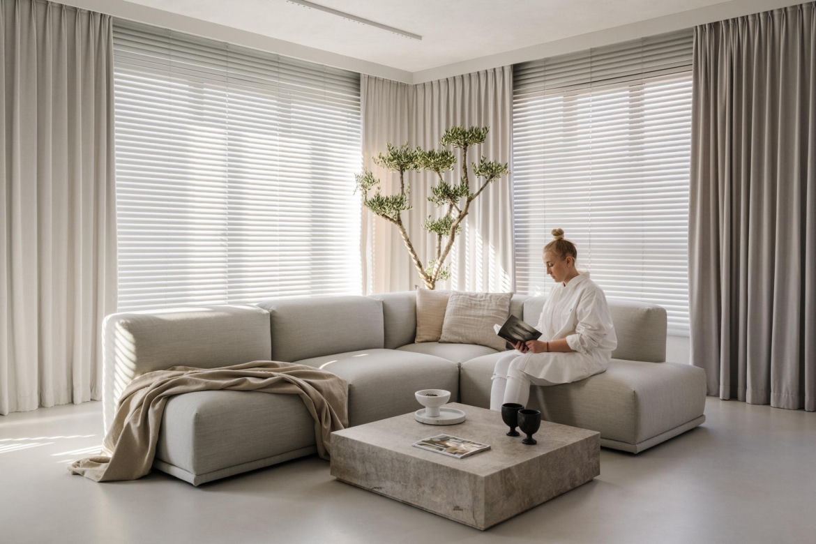 Minimalistyczne mieszkanie architektki