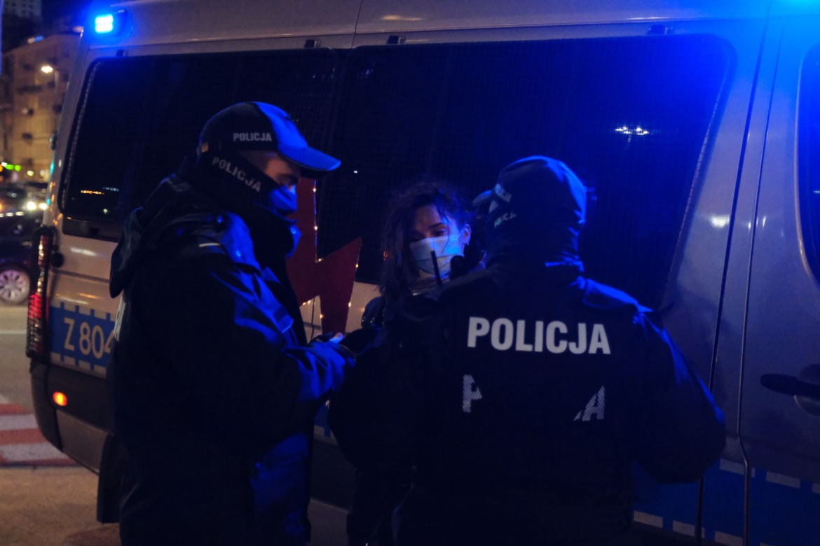 Policjanci zatrzymali uczestnika protestu kobiet