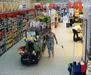 Zabrze: Policja szuka kobiety, która przywłaszczyła sobie saszetkę z pieniędzmi [ZDJĘCIA]