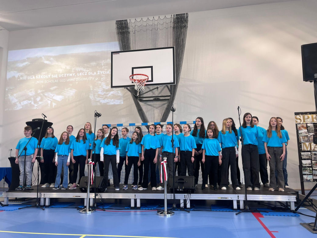 Nowa sala gimnastyczna w Malince. Dyrektor: "spełniły się marzenia nas wszystkich"