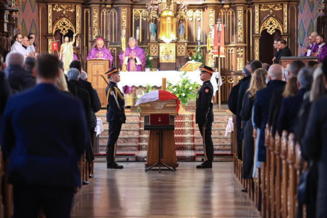 Wzruszające sceny na pogrzebie Litewki. Przyjaciele zdradzili, co zrobiłby dziś rano
