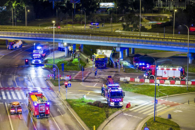 Autobus miejski wjechał w przejście podziemne przy Dworcu Zachodnim