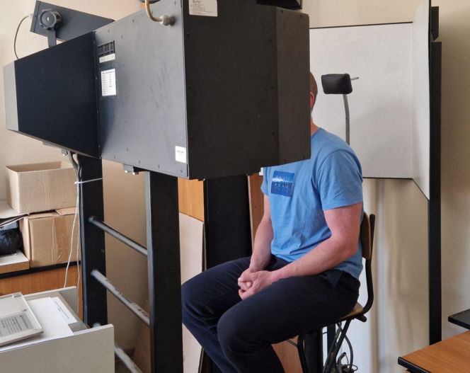 Pieniądze leżały na ziemi, więc je wzięli. Teraz staną przed sądem