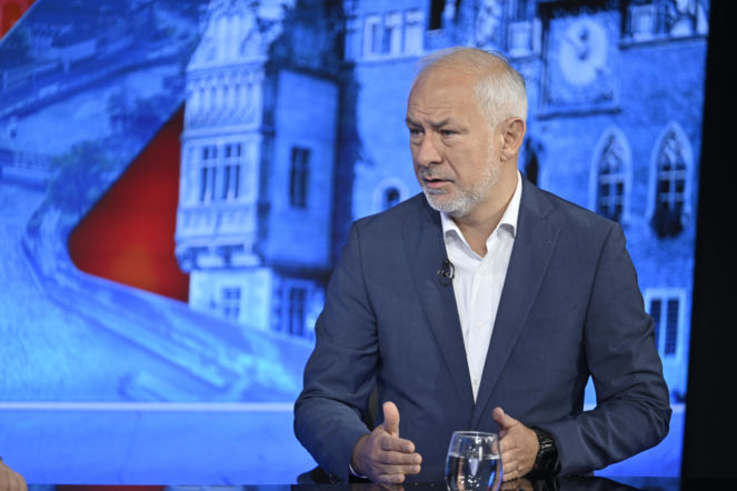 Napieralski chce zakazu korzystania z mediów społecznościowych do 16. roku życia. Ws…