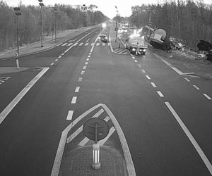 Gielniów. Nie żyje 23-latek, druga osoba ranna! UTRUDNIENIA po zderzeniu ciężarówek [ZDJĘCIA]