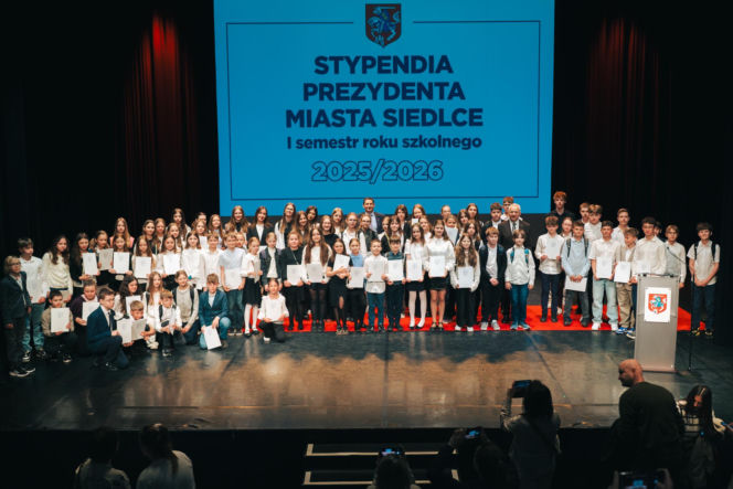 Najzdolniejsi uczniowie odebrali stypendia Prezydenta Miasta Siedlce