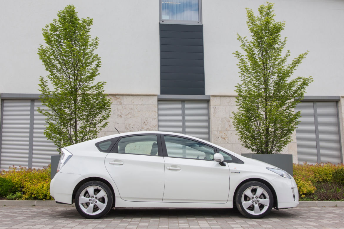 Toyota Prius Hybrid III generacja