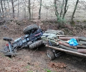 Groźny wypadek w Izdebkach. Ciągnik przygniótł mężczyznę