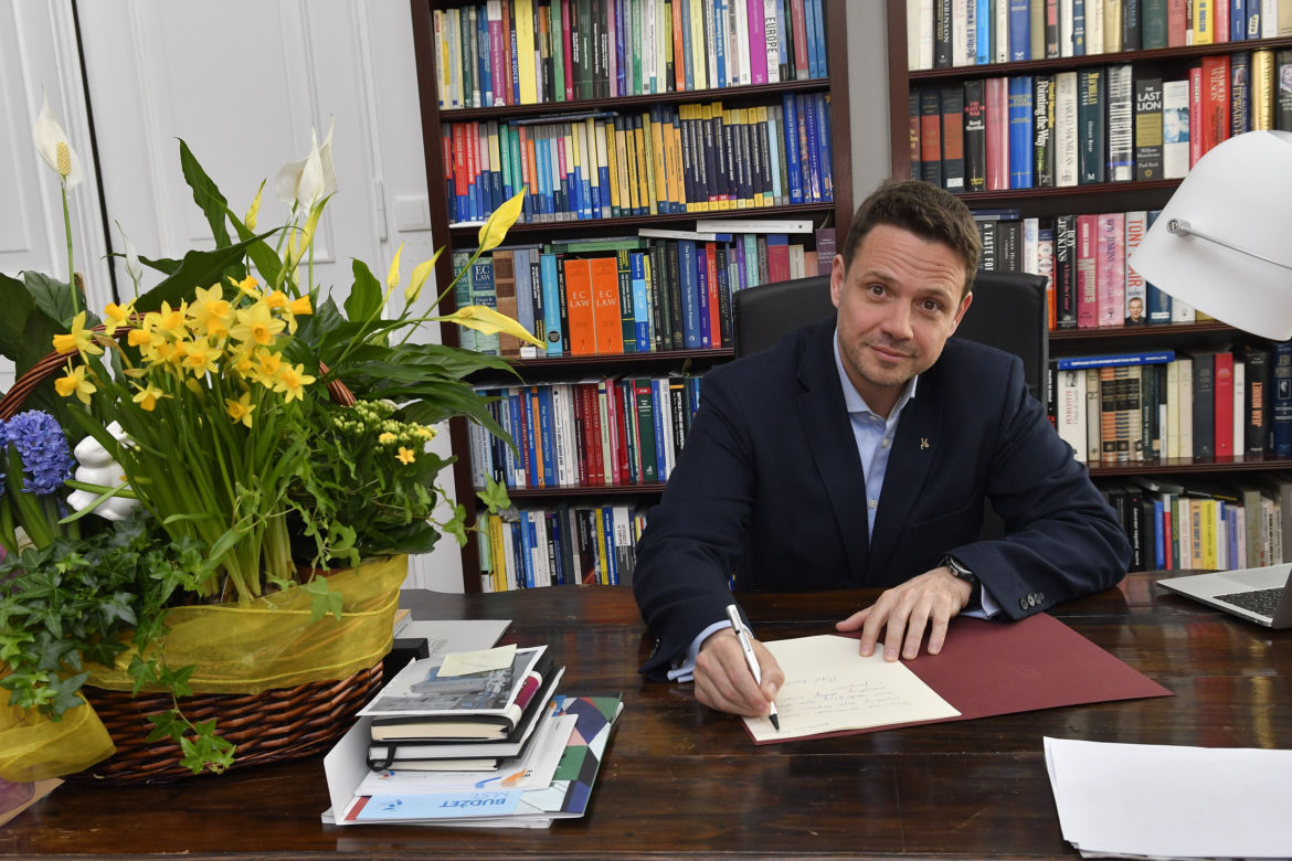 Rafał Trzaskowski ma już 48 lat!