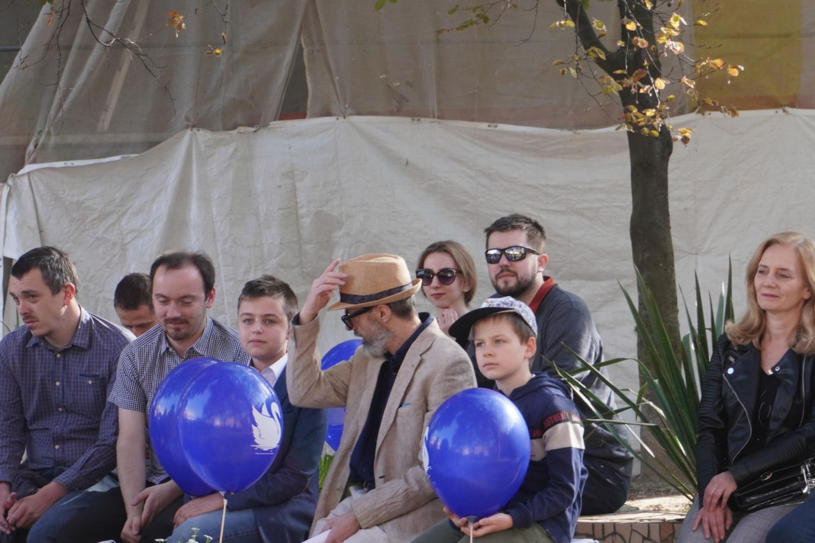 Henryk Łabędź spotkał się z mieszkańcami Tarnowa na skwerze Alicji i Jana Preiss
