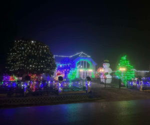 Magia Świąt w Świętokrzyskiem. Gdzie szukać najpiękniej oświetlonych domów? Rzepin i gmina Pawłów skradły show!