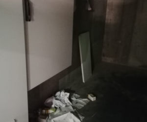 Po pożarze bloku na Woli mieszkańcy sfrustrowani. Wciąż nie możemy wrócić do własnych domów