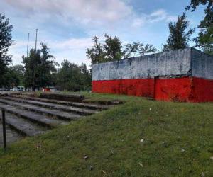Postument dawnego pomnika Koniewa