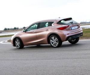 Infiniti Q30 na Torze Jastrząb 