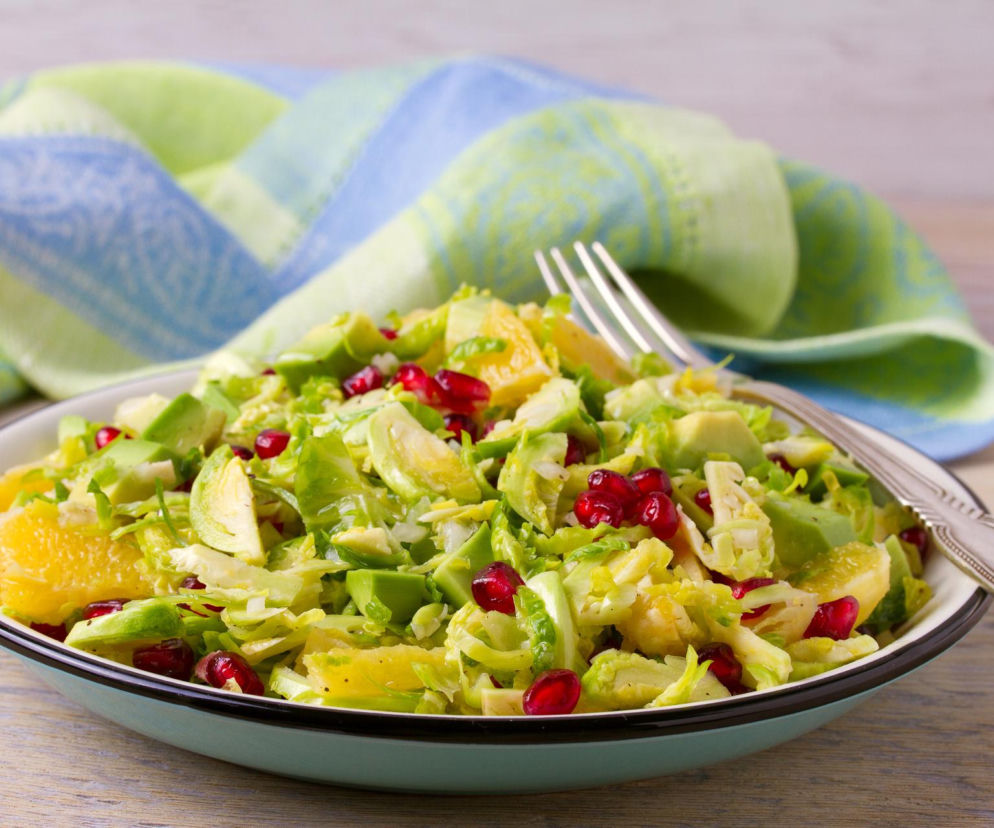 Brukselka w tej wersji zaskakuje każdego. Chrupiąca, świeża i pełna smaku