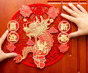 Horoskop chiński od znanej wróżki. Gwiazda Latającego Ostrza przyćmi emocje i sprawi, że zawrotny pęd Konia zmusi do działania. Sprawdź, swój horoskop chiński