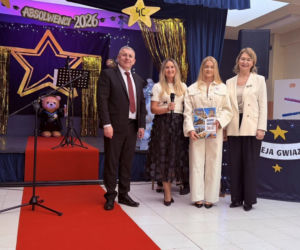 Dzień pełen emocji i wzruszeń. Maturzyści Baczyńskiego w Starachowicach żegnają szkołę