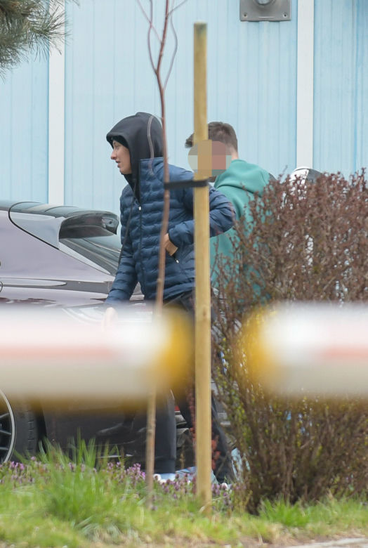 Pojechała Porsche na sesję zdjęciową