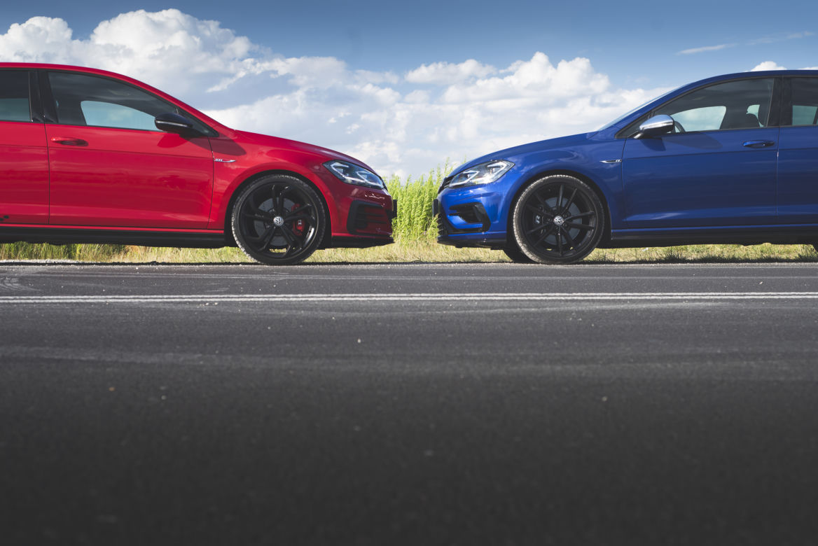 Volkswagen Golf GTI TCR 5D 2.0 TSI 290 KM DSG7 vs. Volkswagen Golf R 5D 2.0 TSI 300 KM DSG7 4Motion