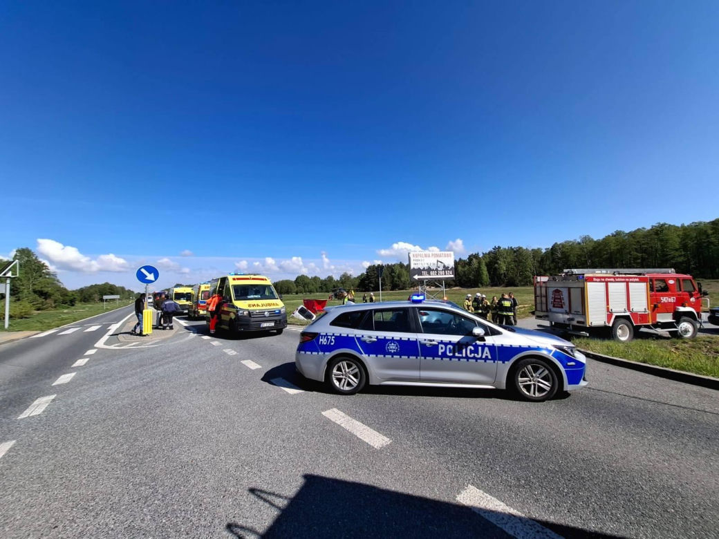 Tragedia na Mazowszu. 95-latek zginął w wypadku. Cztery osoby ranne, w tym dwie nastolatki